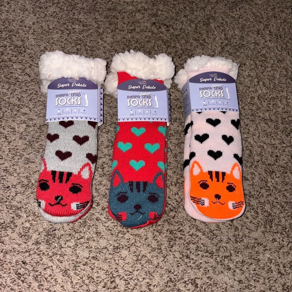 Lot Of 3 NWT Kitty Cat Hearts Sherpa Lined Socks With Grips Youth One Size